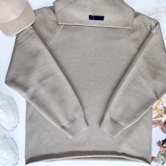 FEAR OF GOD ESSENTIALS Relaxed Knit Hoodie ‘Oak’ - Picture 2 of 4